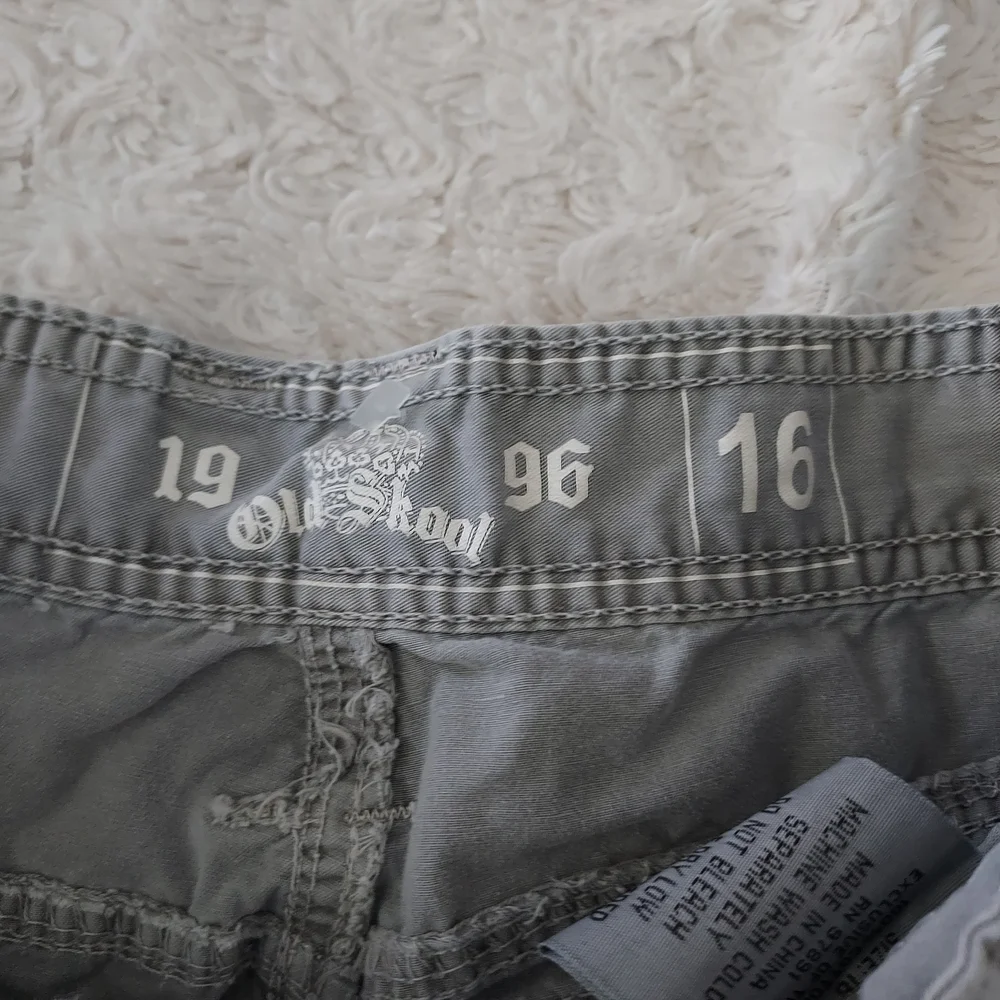 Old Skool Casual Cargo Shorts in Light Gray Young Men Sz 16 Everyday Casual